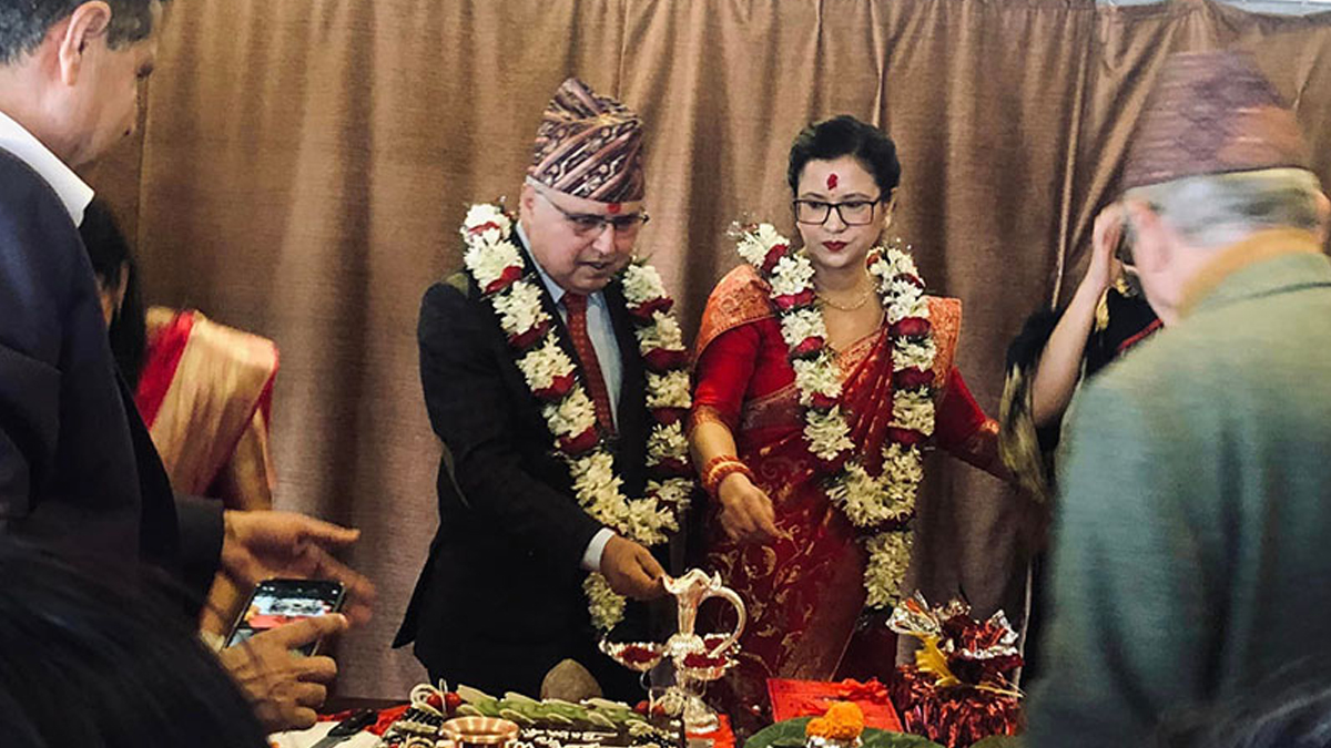 पूर्वसचिव रामेश्वर खनालले सुरू गरे नयाँ दाम्पत्य जीवन